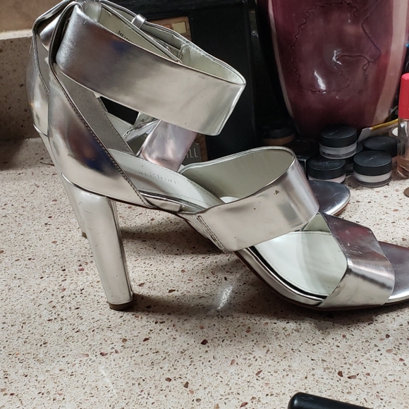 Calvin Klein SILVER SANDALS SZ 8.5 - Picture 11 of 11